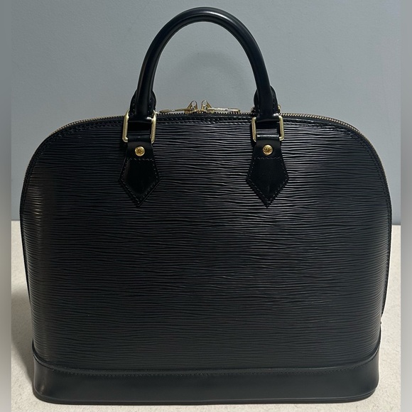 Louis Vuitton Alma PM Epi Leather Textured - Picture 2 of 14